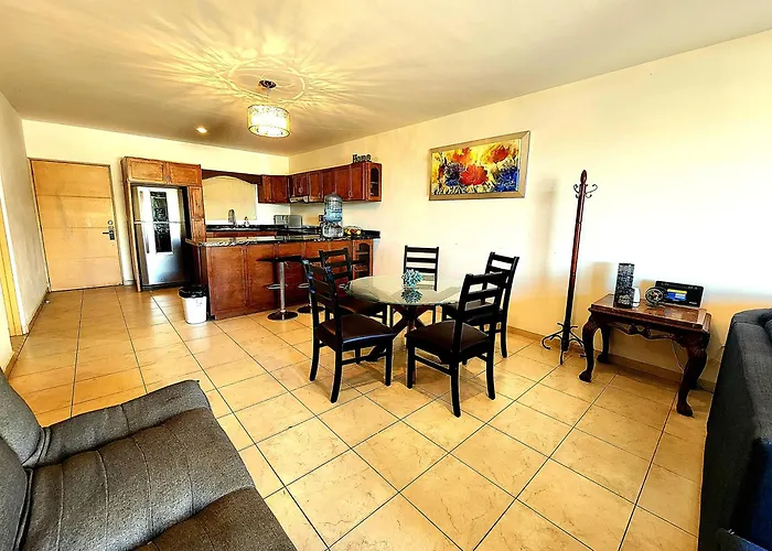 Apartamento Bahia Del Tezal 202b: 2br/2bt Condo, Big Pool, 5 Minutes Walk To Beach! Cabo San Lucas