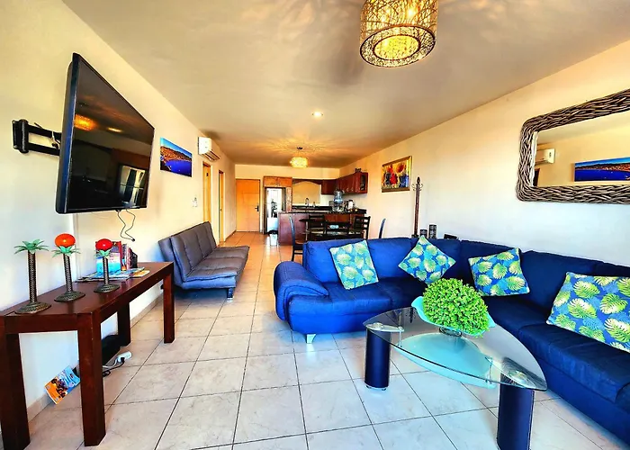 Bahia Del Tezal 202b: 2br/2bt Condo, Big Pool, 5 Minutes Walk To Beach! * Cabo San Lucas
