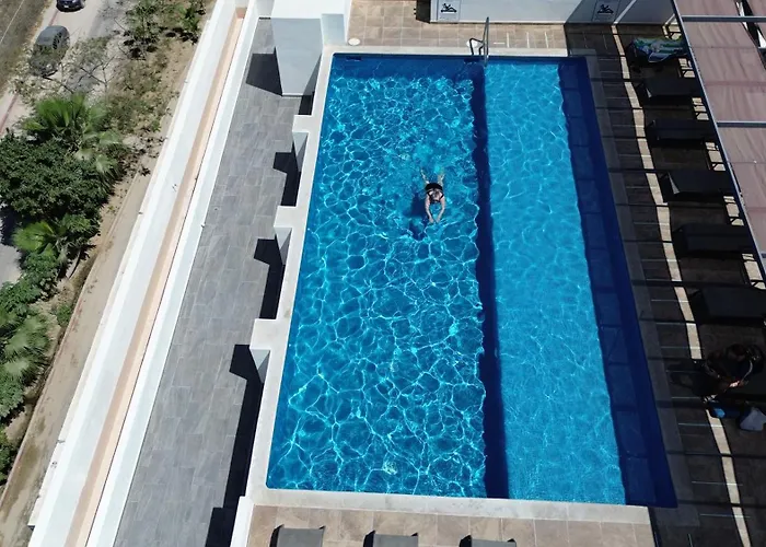 Apartamento Bahia Del Tezal 202b: 2br/2bt Condo, Big Pool, 5 Minutes Walk To Beach! Cabo San Lucas